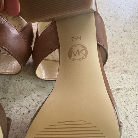 Michael Kors Elegant Brown Platform Heels - Picture 6 of 6